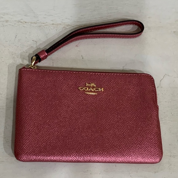 BNWOT Coach Leather Wristlet - Picture 6 of 10
